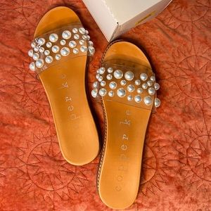 Copper Key Dewdrop Pearl Sandals | Women’s 8.5